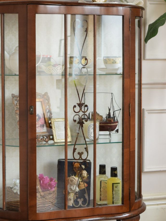 アンティークガラスの扉