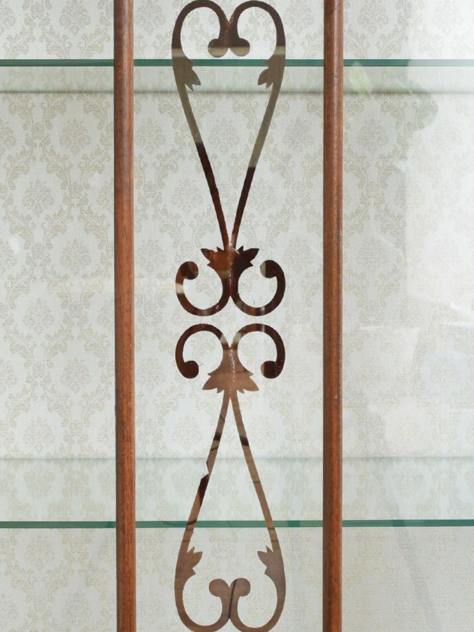 ガラス扉にある装飾