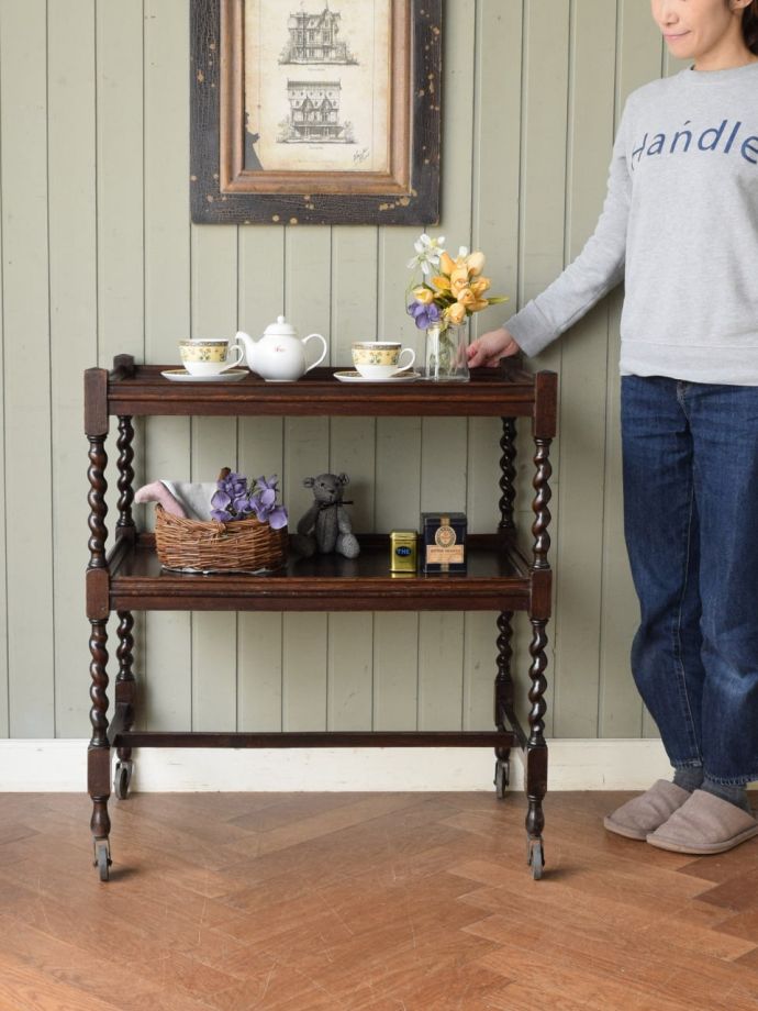 英国アンティークのワゴン