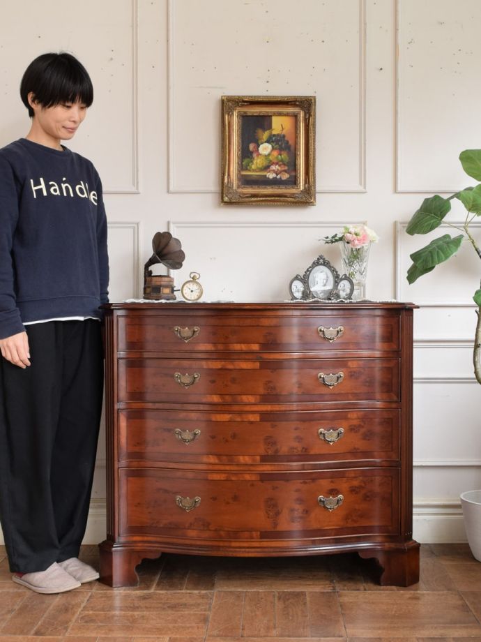 英国アンティークのチェスト