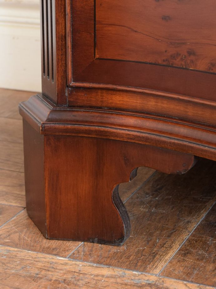 アンティーク家具の脚