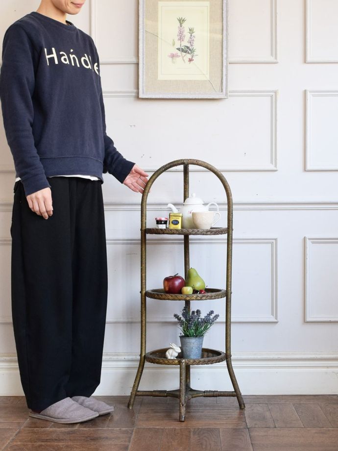 アンティークのケーキスタンド