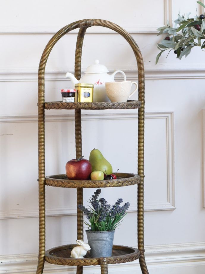 ケーキスタンドの色