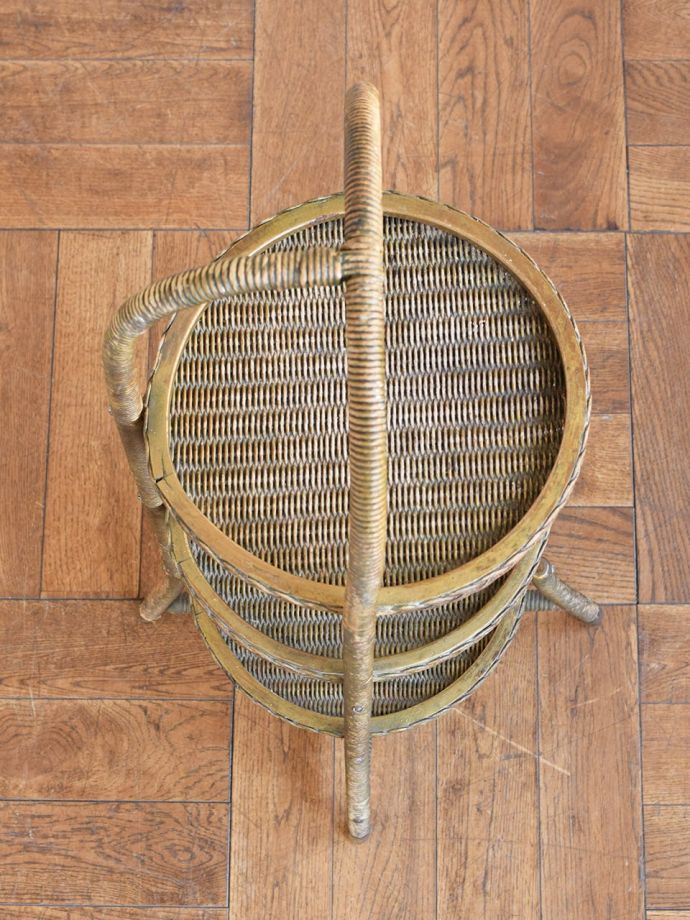 アンティークのケーキスタンドの天板