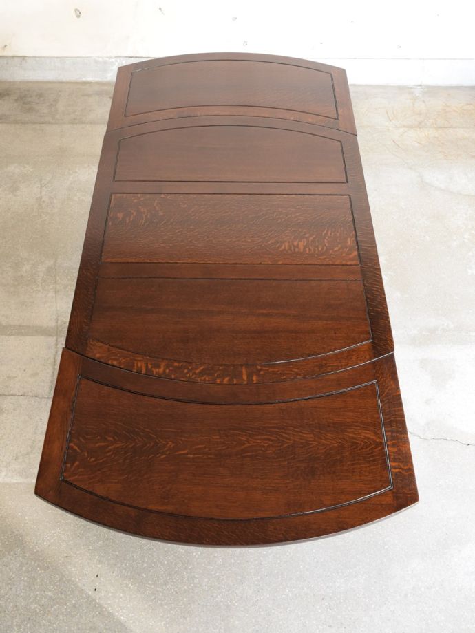 伸長式ダイニングテーブルの天板