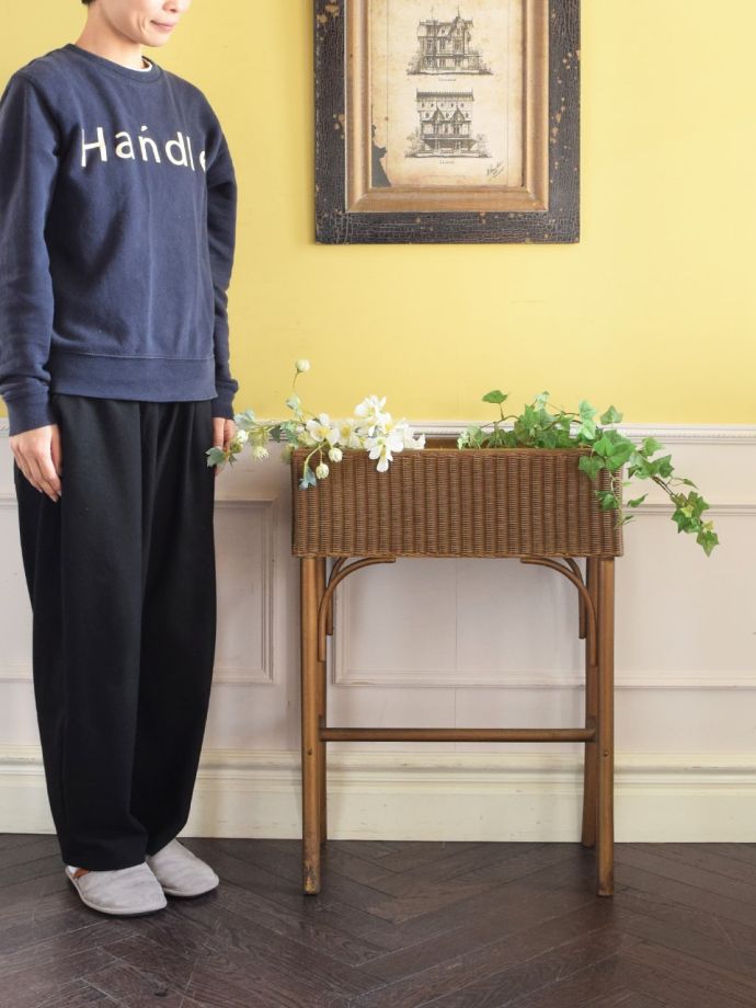 アンティークのプランツスタンド