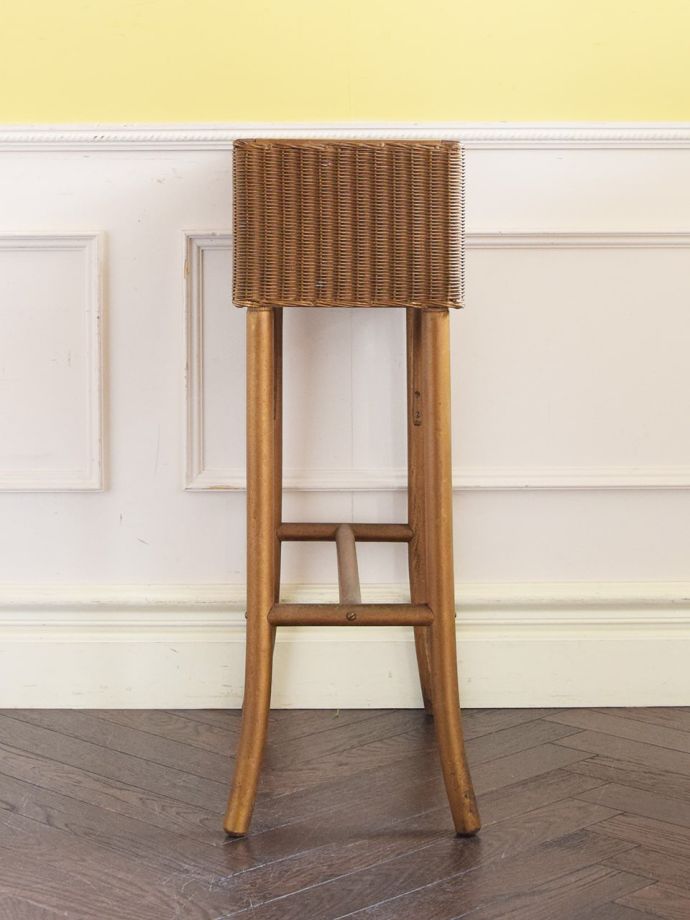 プランツスタンドの側面