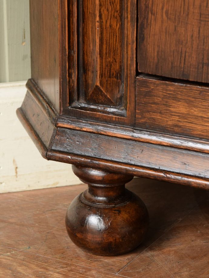 アンティーク家具の脚