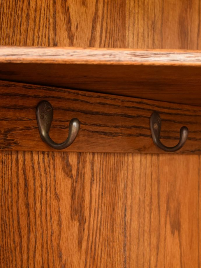 アンティークキャビネットのフック