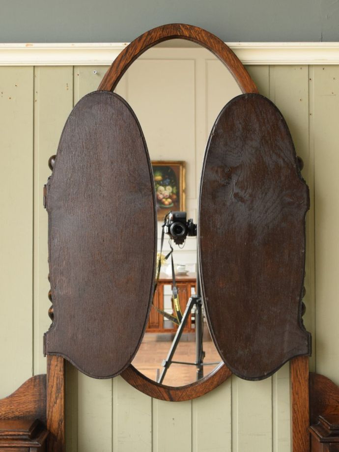 アンティークの三面鏡