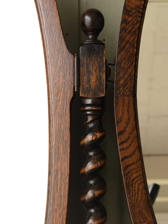 アンティークらしい美しい装飾