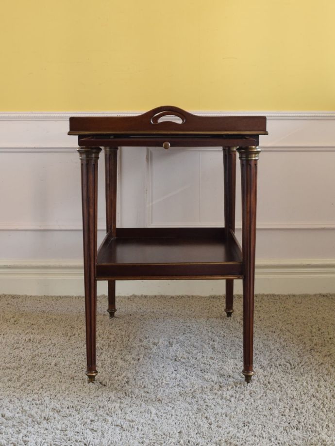 アンティーク家具の側面