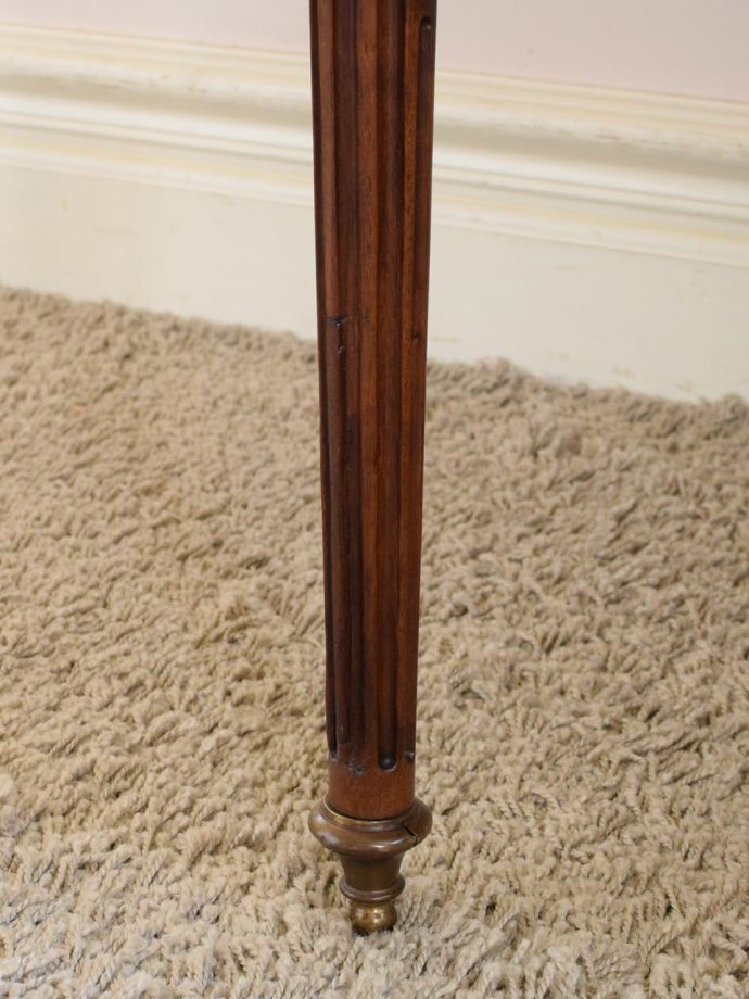 アンティーク家具の脚