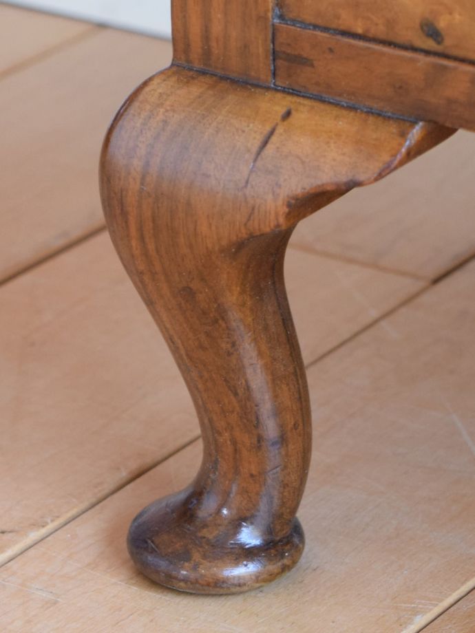 マガジンラックの脚