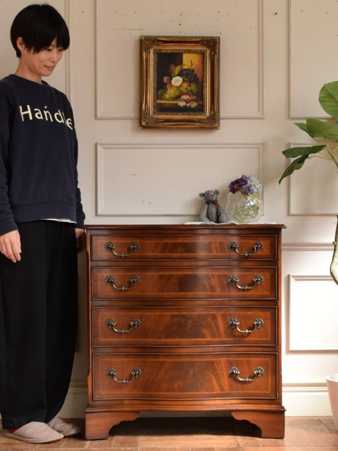 英国アンティークのチェスト