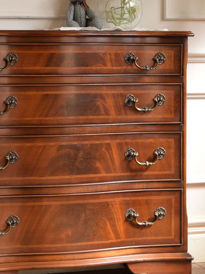 アンティークチェストの美しい木目