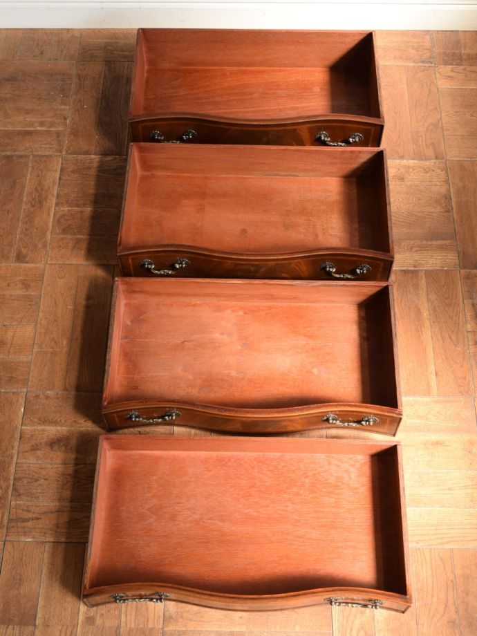 おしゃれなチェストの引き出しの中