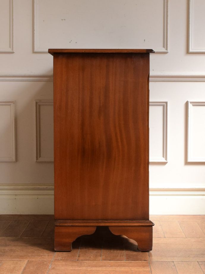 チェストの側面