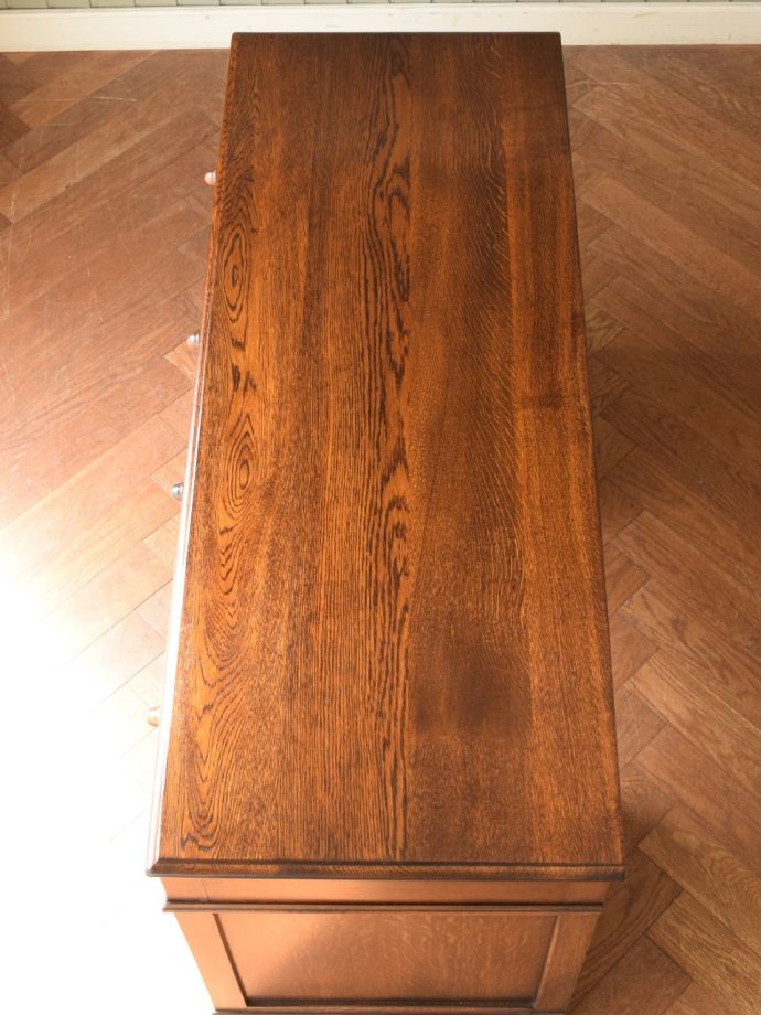 書斎机の美しい天板