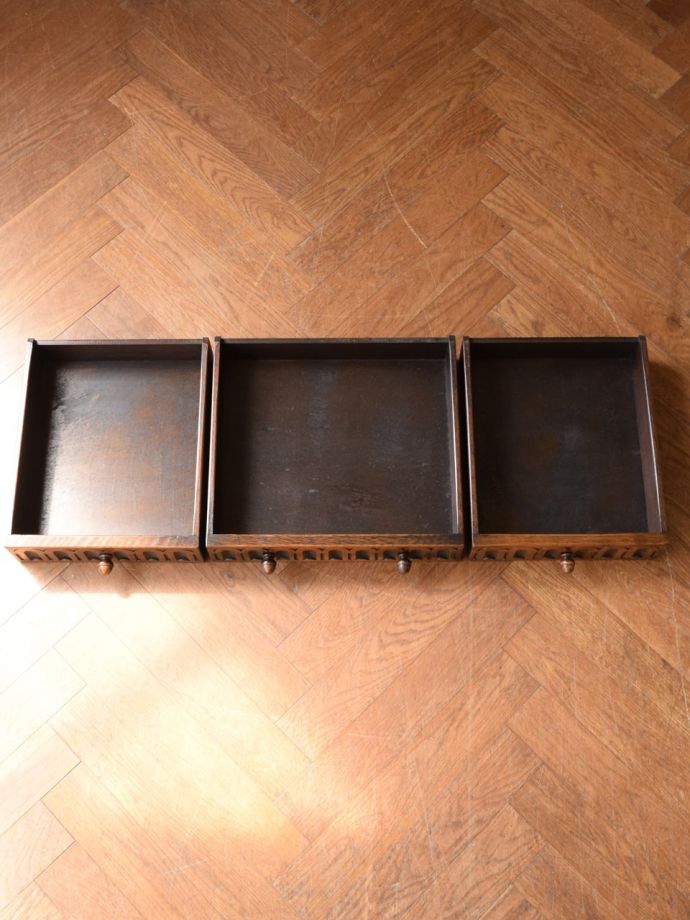 アンティークデスクの引き出し