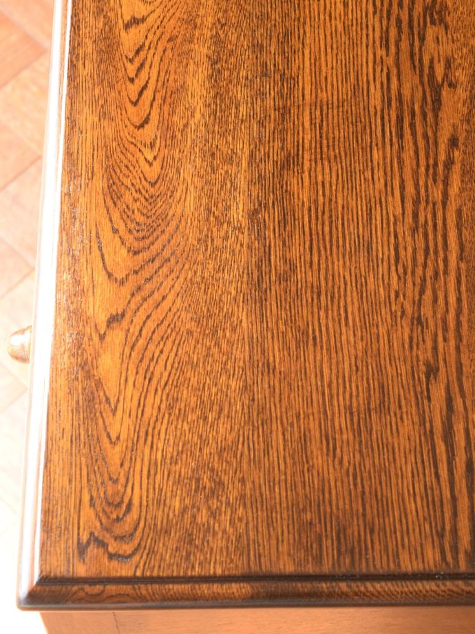 アンティークデスクの木目