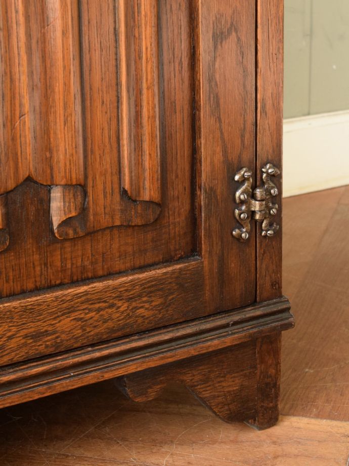 アンティークデスクの脚