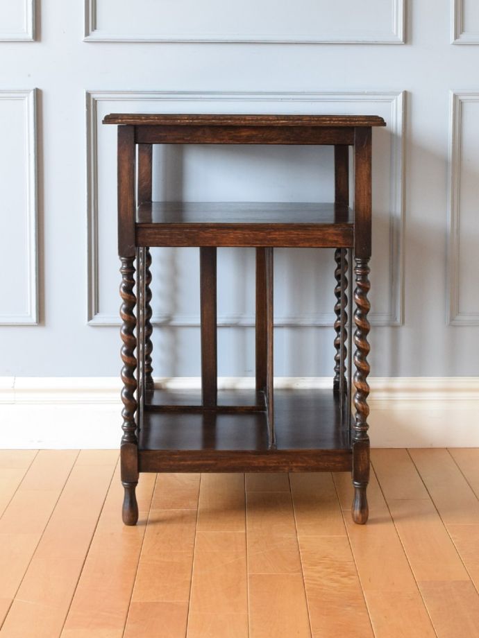 アンティーク家具の側面