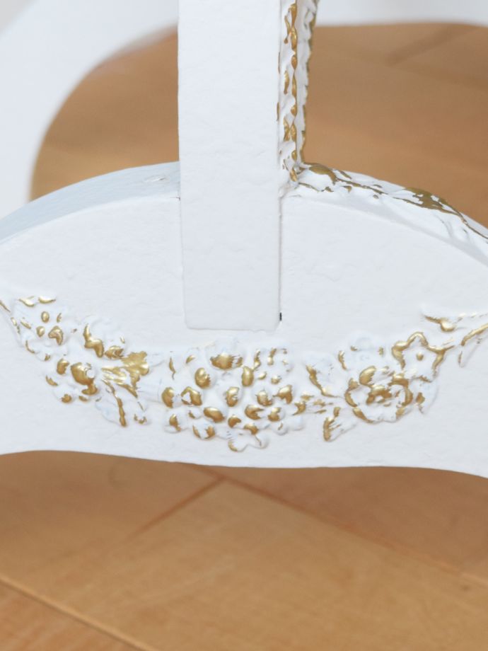 アンティーク家具の装飾