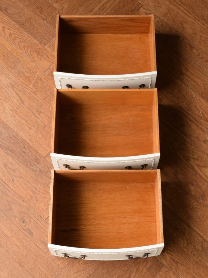 チェストの引き出し