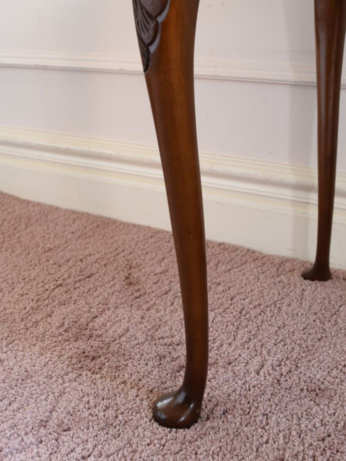 アンティークテーブルの脚