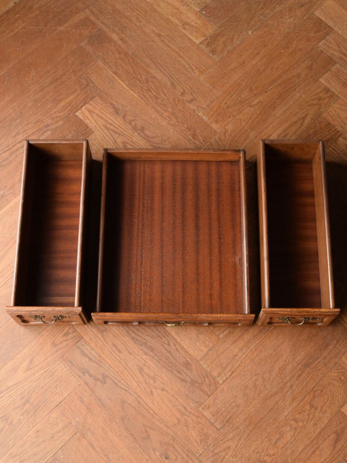 アンティークデスクの引き出し