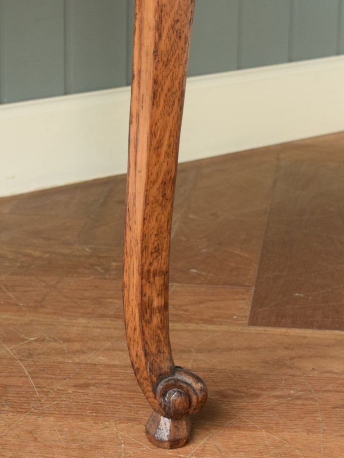 アンティークデスクの脚