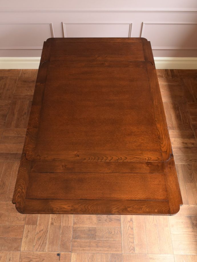 伸長式ダイニングテーブルの天板