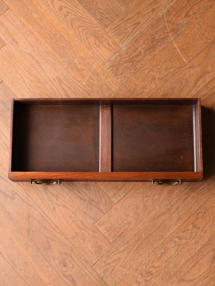 アンティーク家具の引き出し