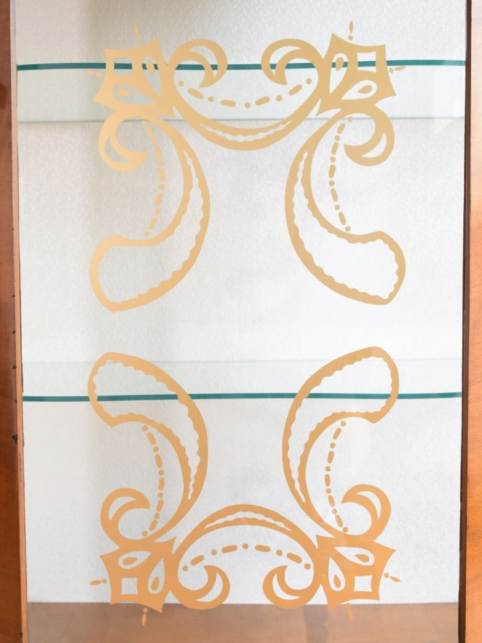 ガラス扉にある装飾