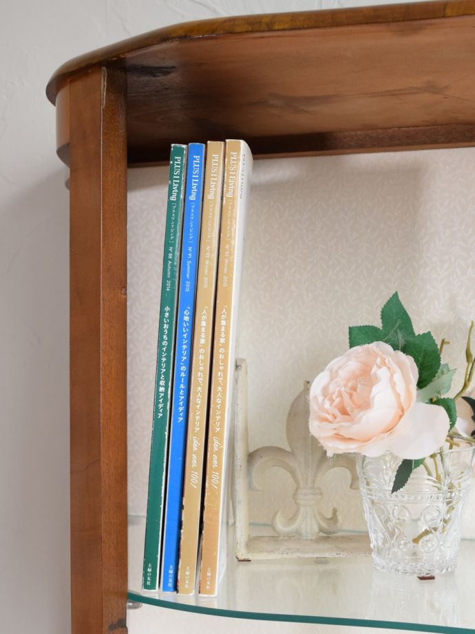 収納たっぷりのキャビネット