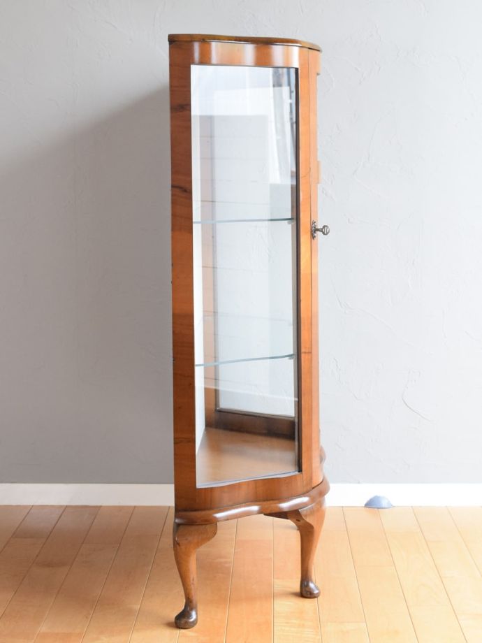 キャビネットの側面