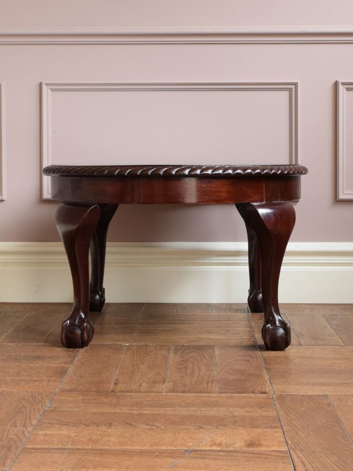 コーヒーテーブルの側面