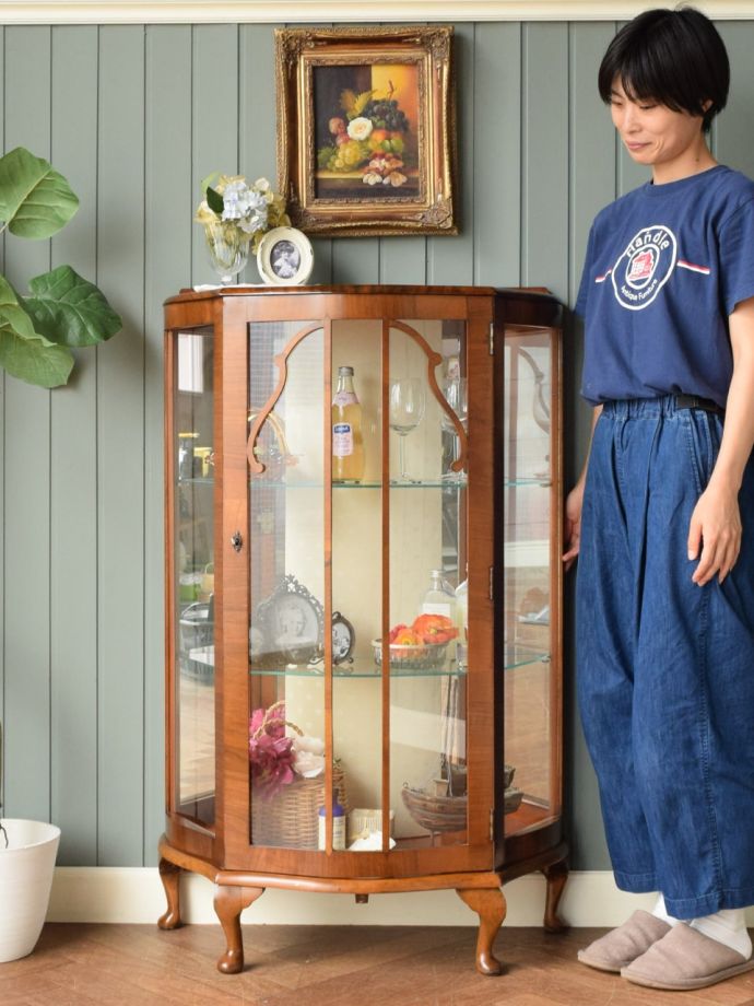 英国アンティークのガラスキャビネット