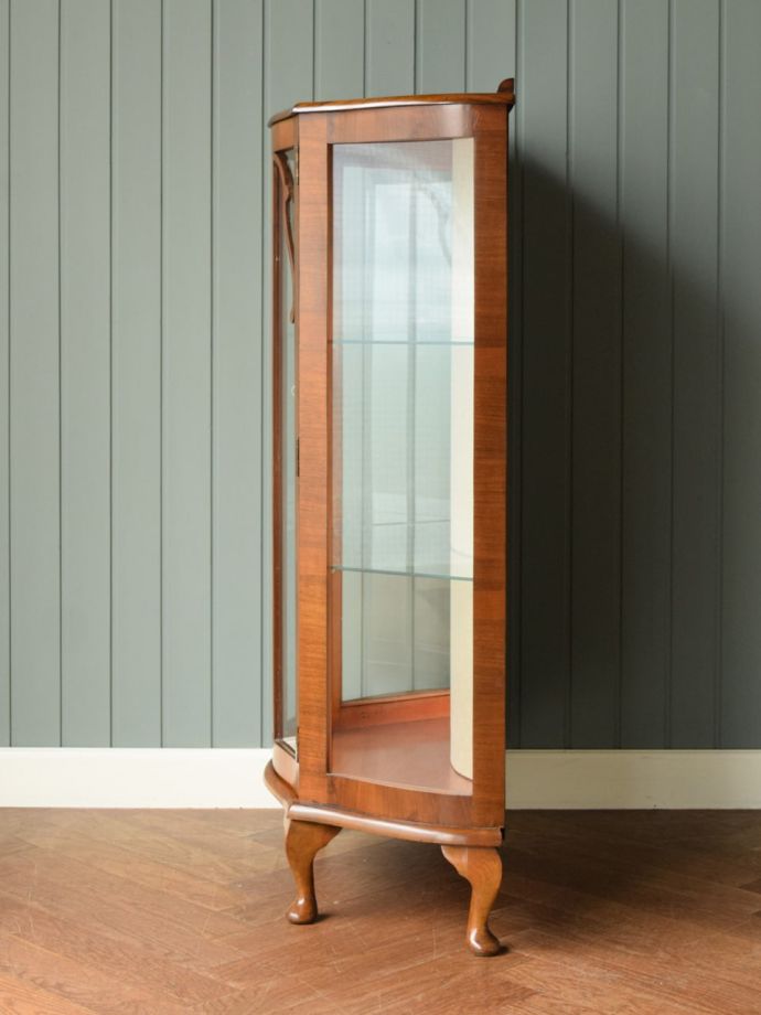 キャビネットの側面