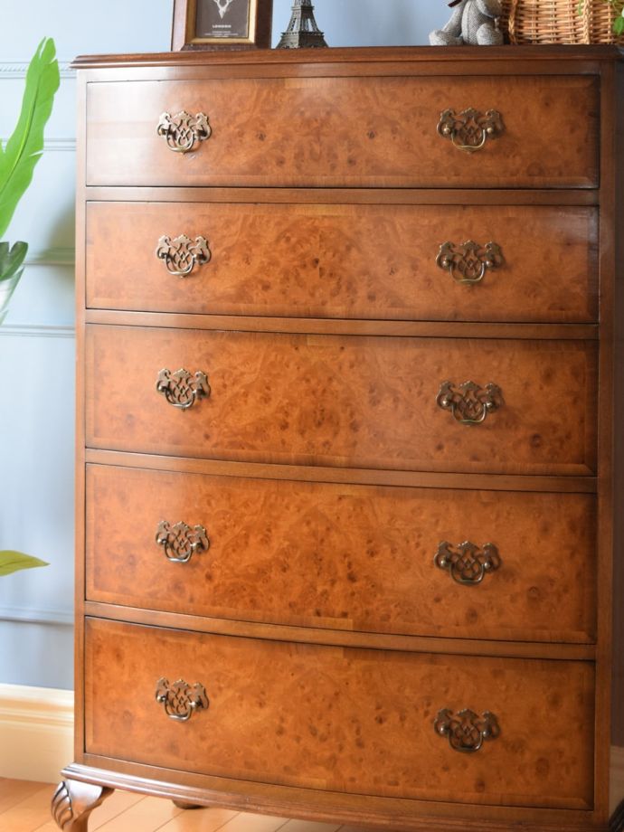 アンティークチェストの美しい木目