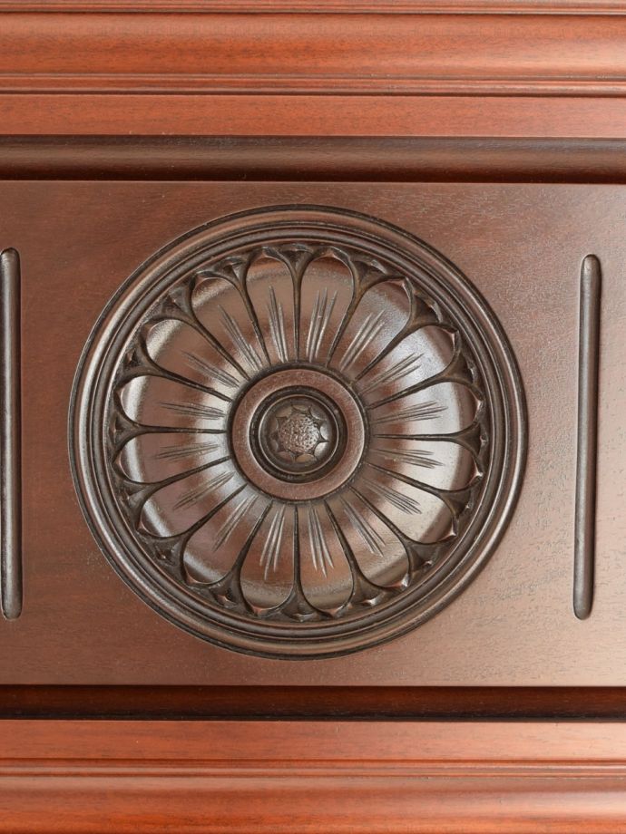 アンティーク家具の装飾