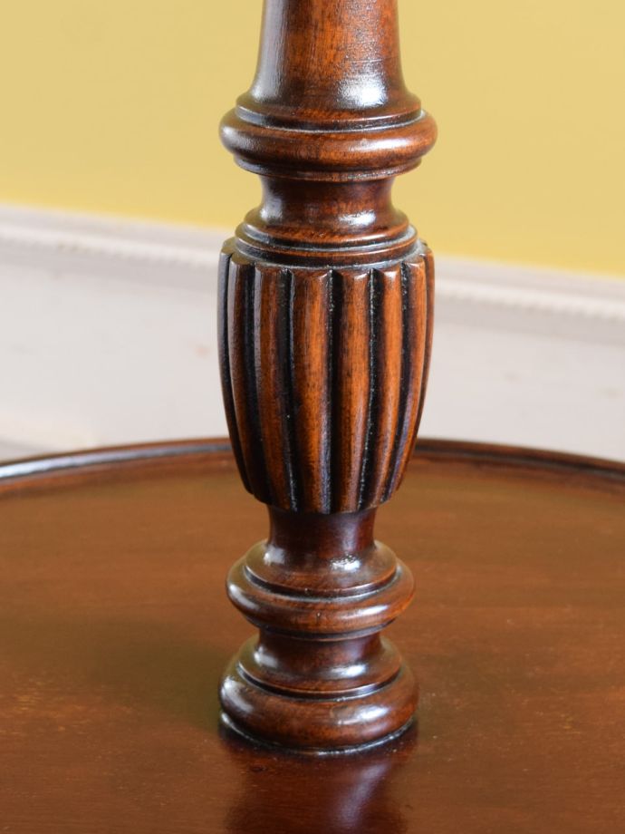 アンティークらしい彫