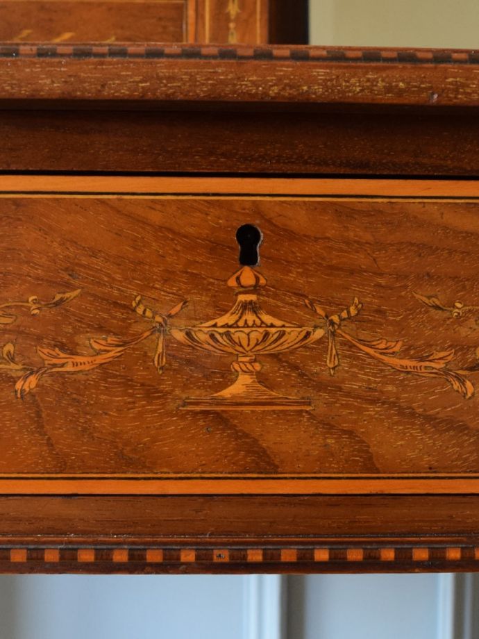 ドレッサーの装飾