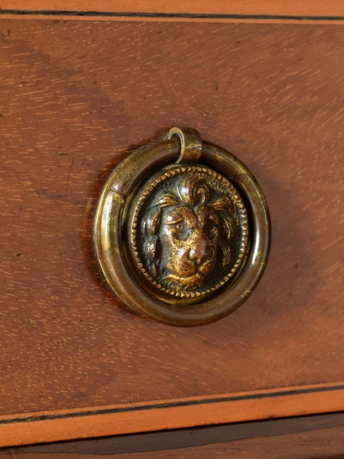 ドレッサーのおしゃれな取っ手