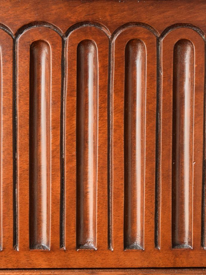 ダムウェイターの装飾