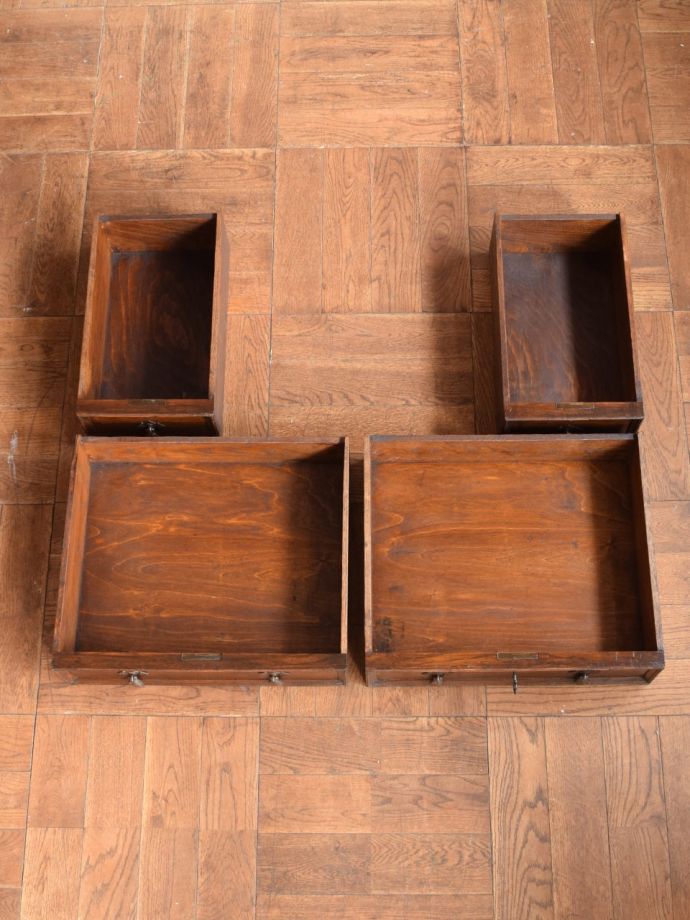 アンティークデスクの引き出し