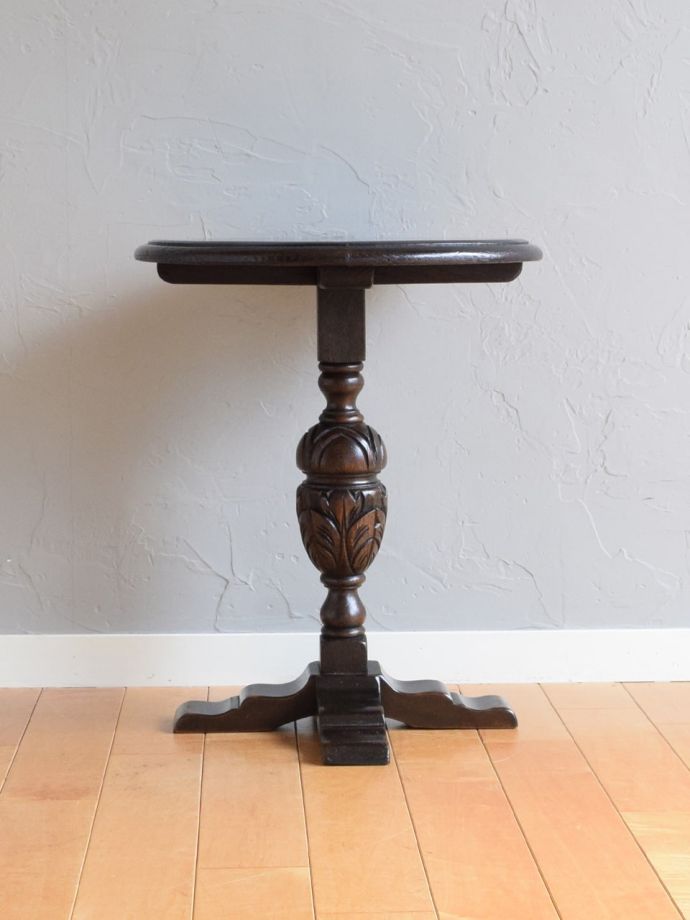 コーヒーテーブルの側面