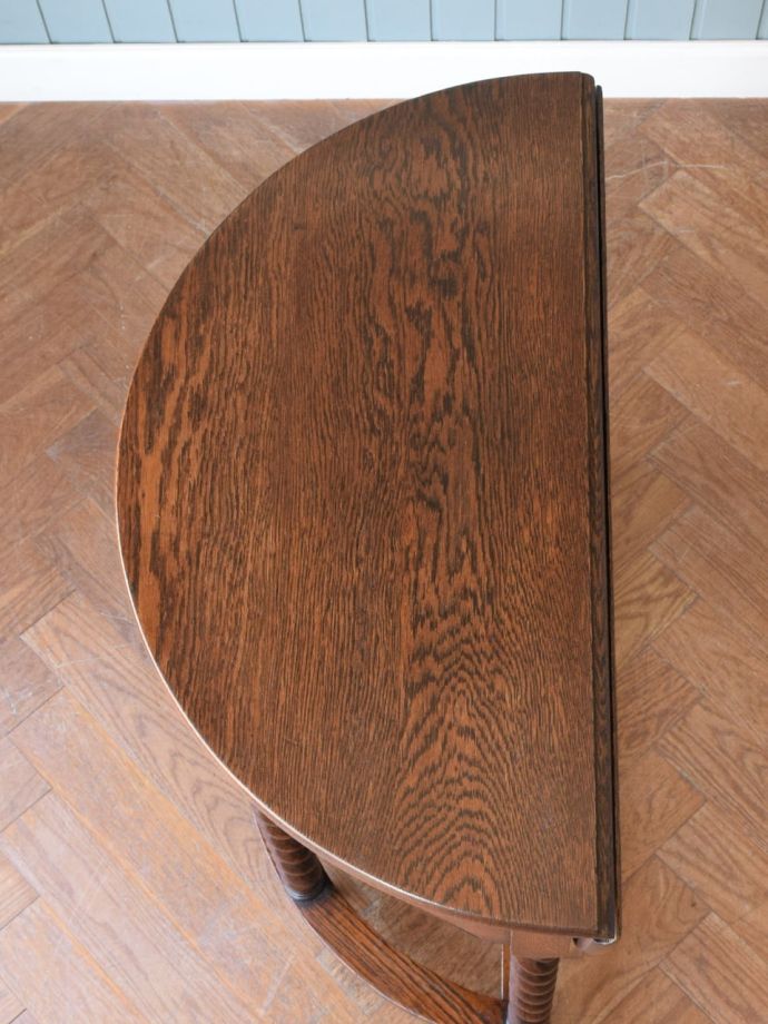 コンパクトなコンソールテーブル