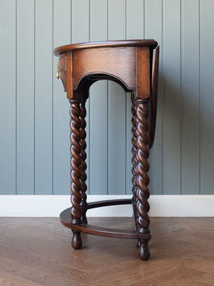 コンソールテーブルの側面